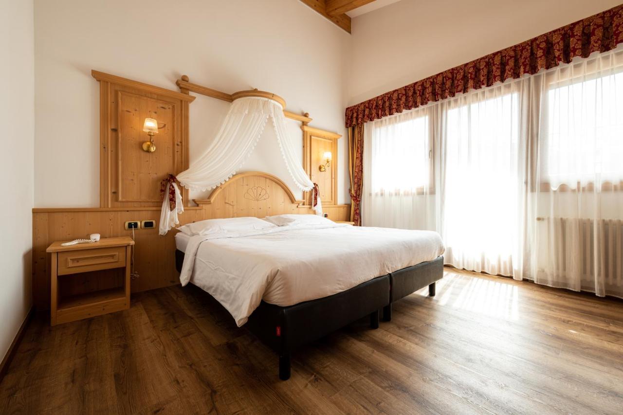 Hotel Cristina Pinzolo Exterior photo