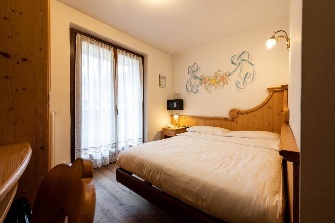 Hotel Cristina Pinzolo Exterior photo