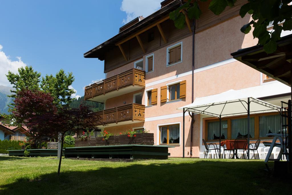 Hotel Cristina Pinzolo Exterior photo