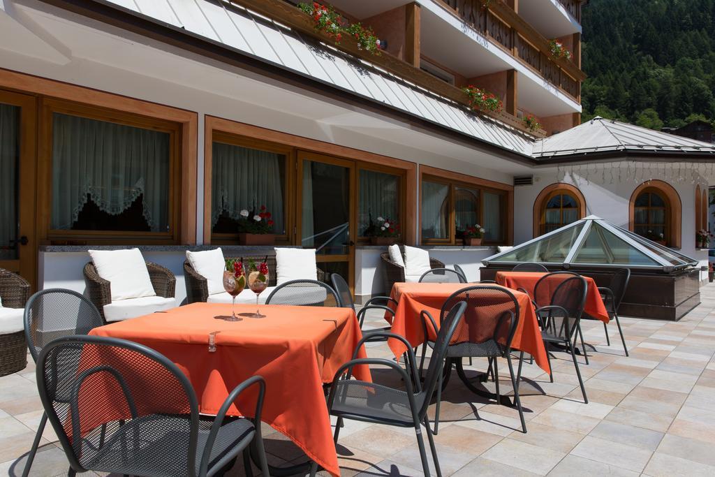 Hotel Cristina Pinzolo Exterior photo